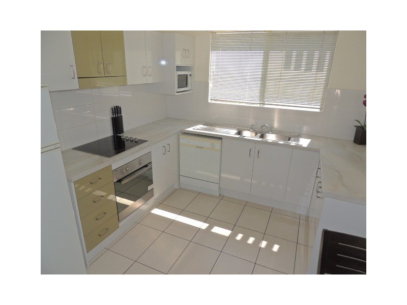 8/50 McIlwraith St, South Townsville QLD 4810