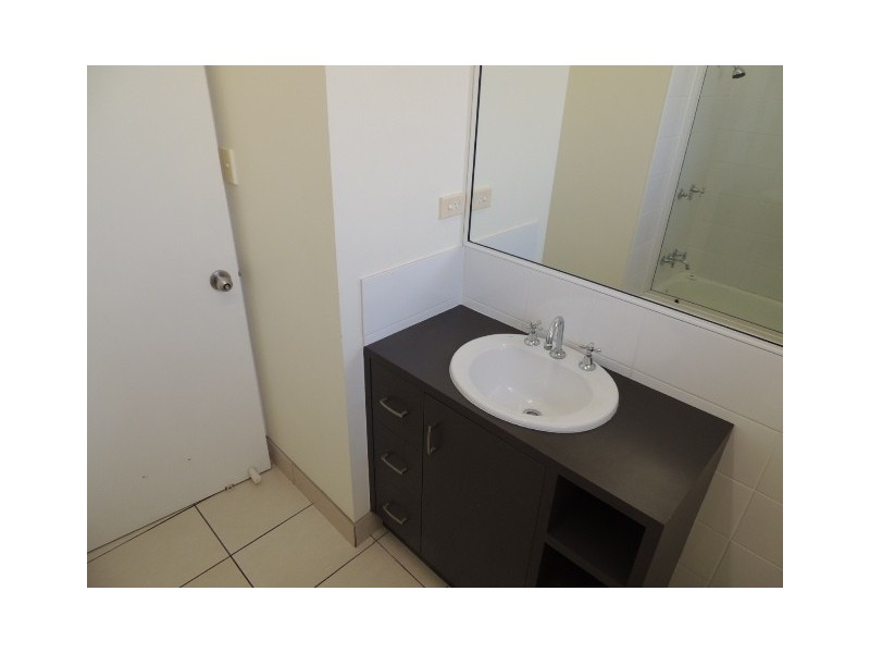8/50 McIlwraith St, South Townsville QLD 4810