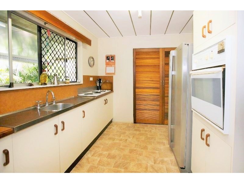 6 Adelong Drive, Cranbrook QLD 4814
