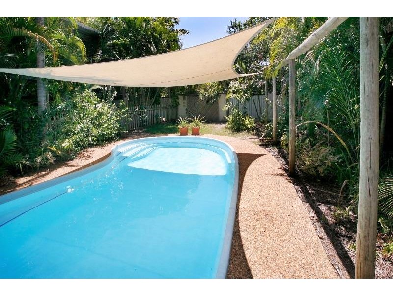 6 Adelong Drive, Cranbrook QLD 4814
