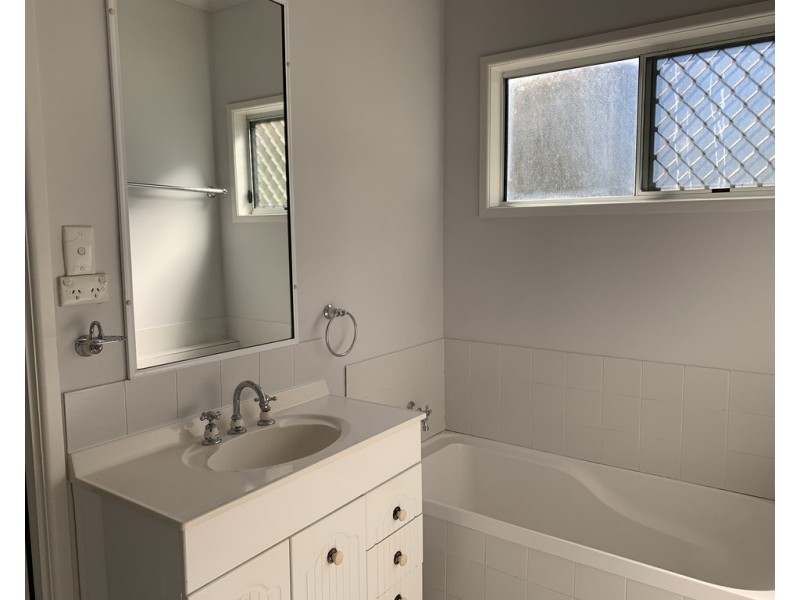 18 Fifth Street, Railway Estate QLD 4810