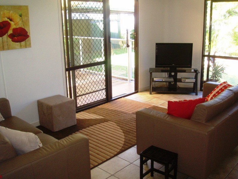 5 Robson st Nelly Bay, Magnetic Island QLD 4819