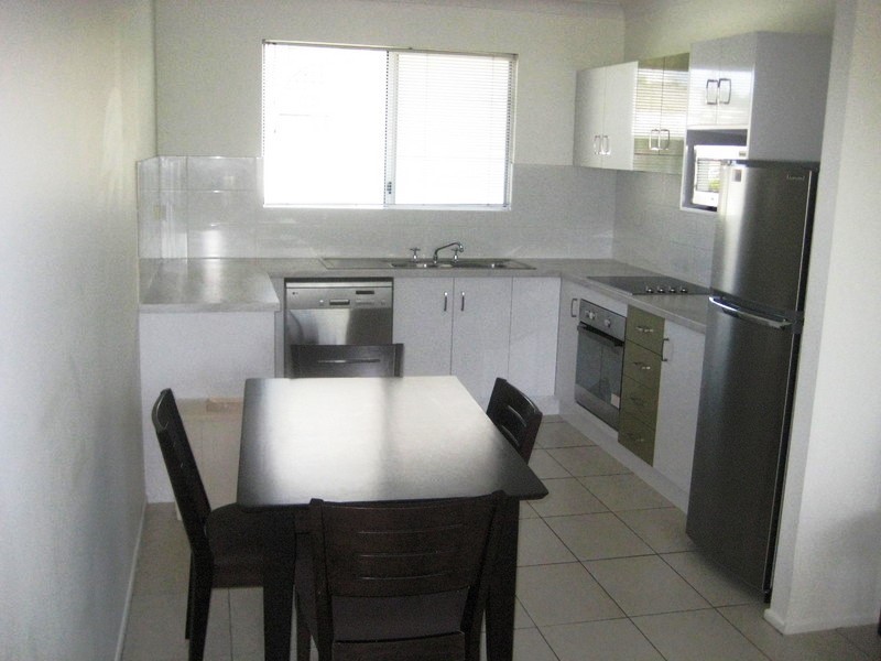 4/50-54 McIlwraith St, South Townsville QLD 4810