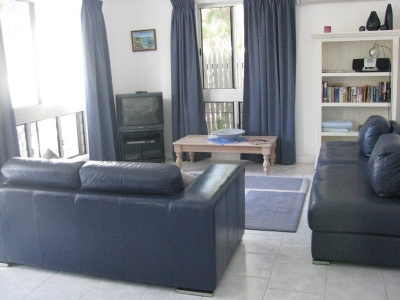 1/37 Marine Pde Arcadia, Magnetic Island QLD 4819