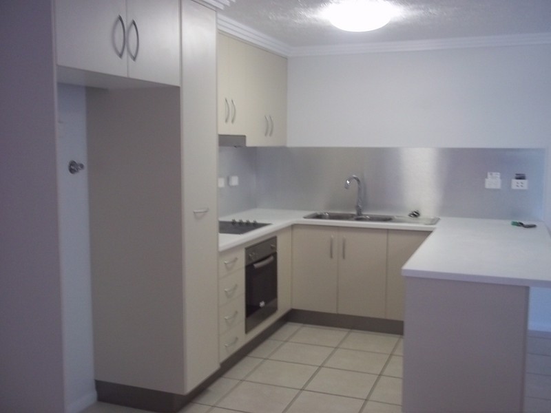 3/8 Ash Street, Kirwan QLD 4817