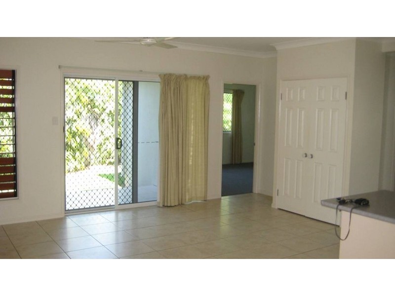 2/30 Derby Street, Pimlico QLD 4812