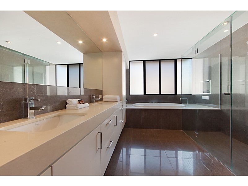 2/106 The Strand, Townsville City QLD 4810