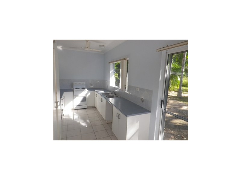 17 Compass Crescent, Magnetic Island QLD 4819