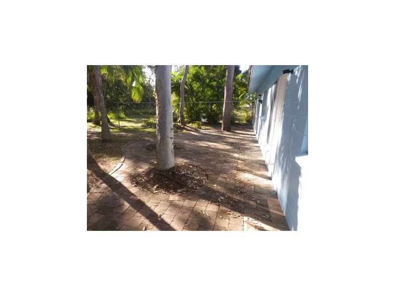 17 Compass Crescent, Magnetic Island QLD 4819