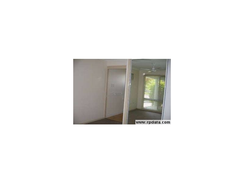 2/17 Tuffley St, West End QLD 4810