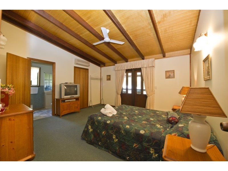 4 Trana Court, Magnetic Island QLD 4819