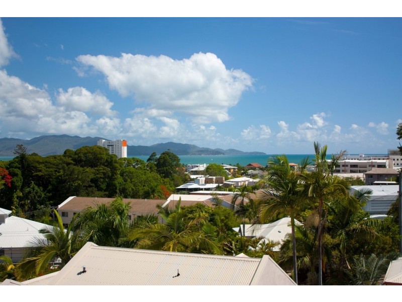 14 Queen Street, North Ward QLD 4810