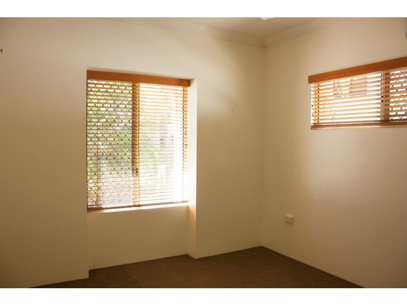 14 Queen Street, North Ward QLD 4810