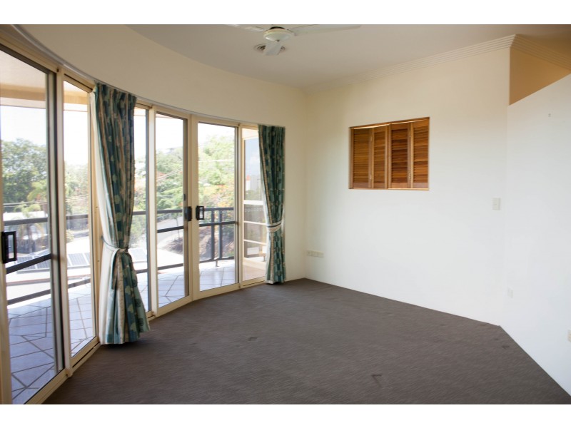 14 Queen Street, North Ward QLD 4810