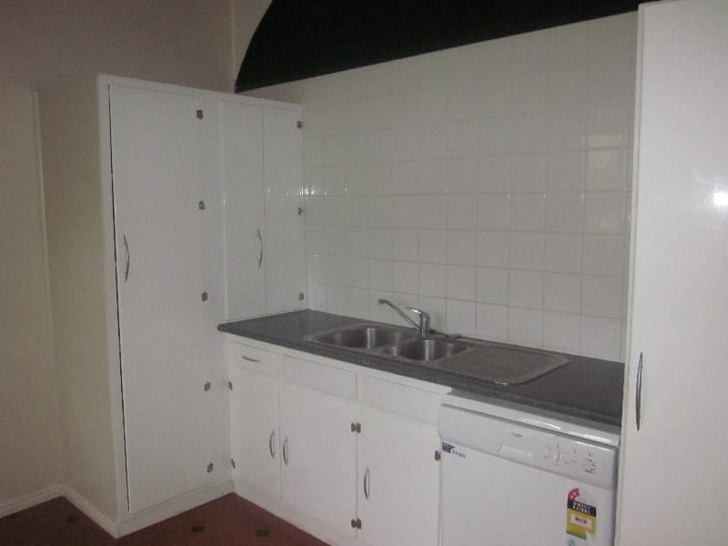 34 Armstrong Street, Hermit Park QLD 4812