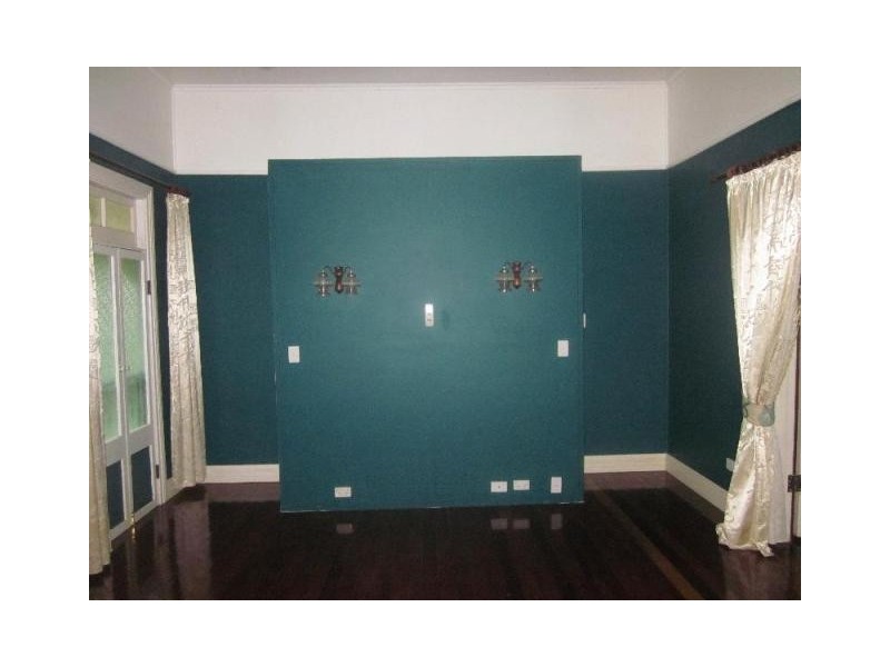 34 Armstrong Street, Hermit Park QLD 4812