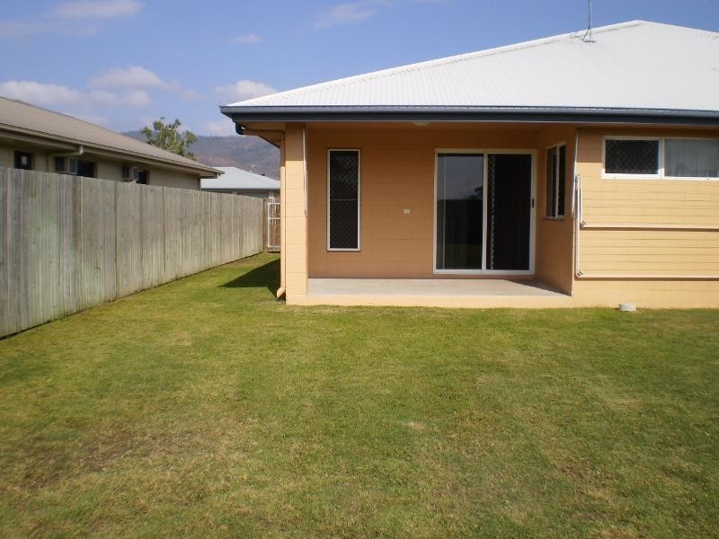 1/13 Amy Court, Kelso QLD 4815