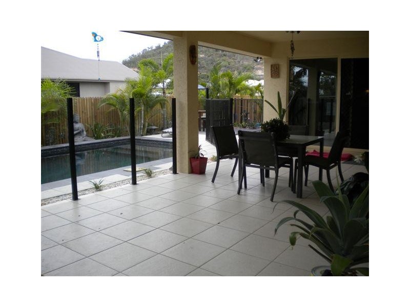 4 St Albans Road, Mount Louisa QLD 4814