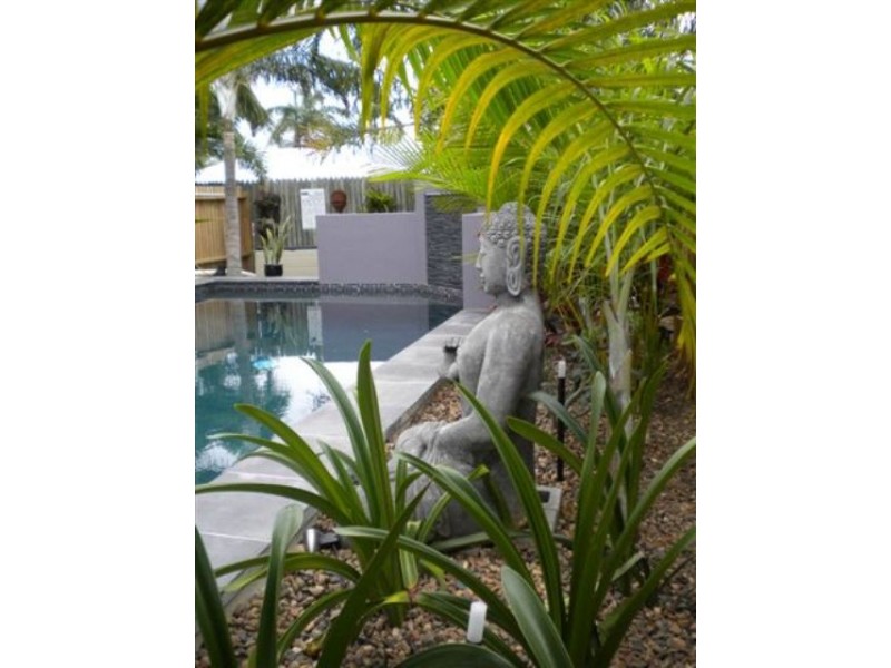 4 St Albans Road, Mount Louisa QLD 4814