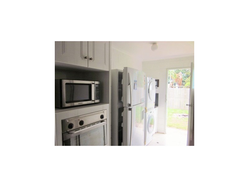 2/53 Picnic Street, Picnic Bay, Magnetic Island QLD 4819