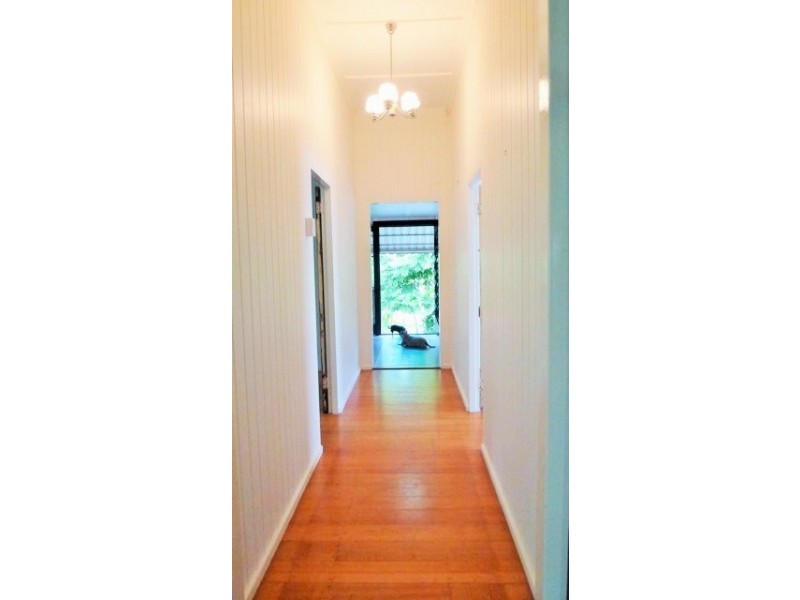 38 Roberts Street, Hermit Park QLD 4812