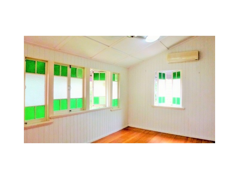 38 Roberts Street, Hermit Park QLD 4812