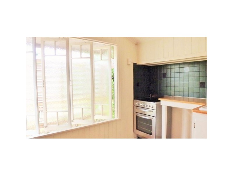 38 Roberts Street, Hermit Park QLD 4812