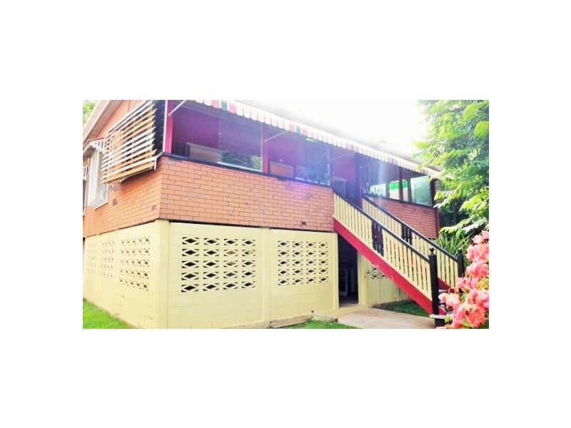 38 Roberts Street, Hermit Park QLD 4812