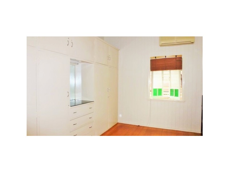 38 Roberts Street, Hermit Park QLD 4812