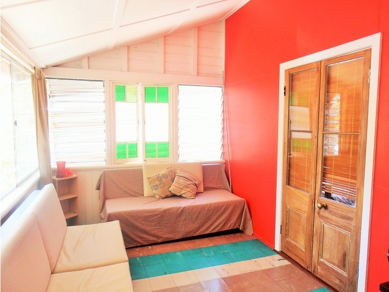 38 Roberts Street, Hermit Park QLD 4812