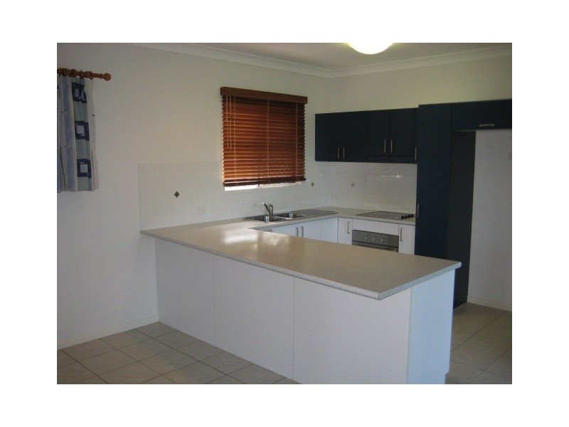 2/18 Bel-Air Avenue, Kirwan QLD 4817