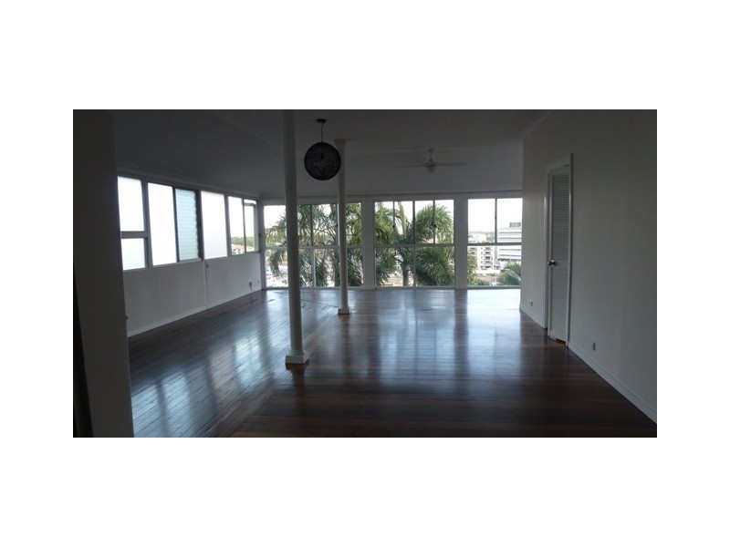 1/9 Melton Tce, Townsville City QLD 4810