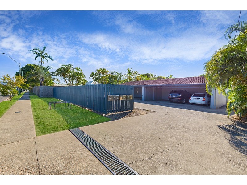 2/54 Percy Street, West End QLD 4810