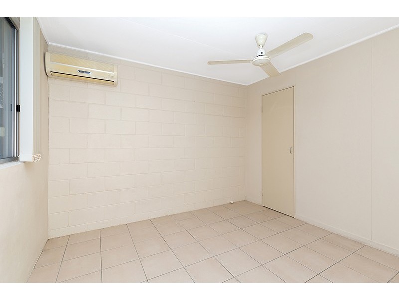 2/54 Percy Street, West End QLD 4810