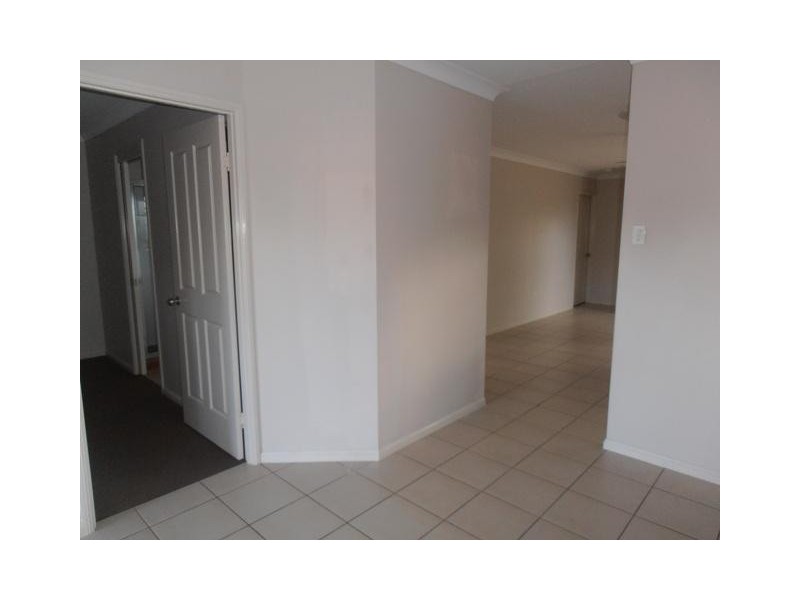 27 Noscov Crescent, Kelso QLD 4815