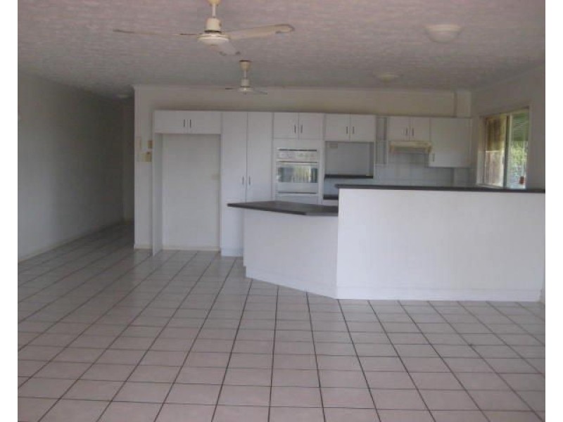 3/93 The Strand, North Ward QLD 4810