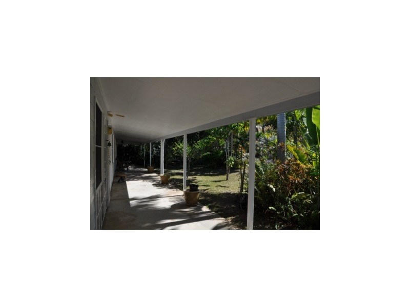 20 Compass Crescent, Magnetic Island QLD 4819