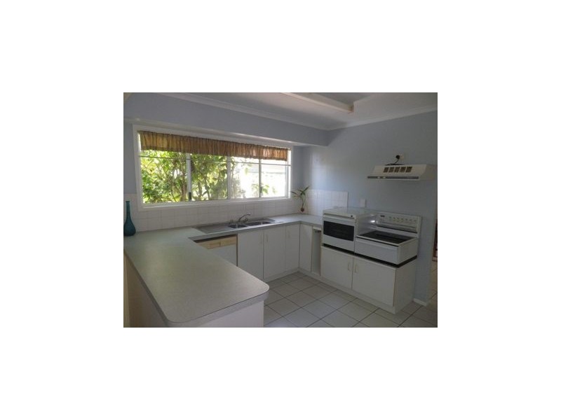 20 Compass Crescent, Magnetic Island QLD 4819