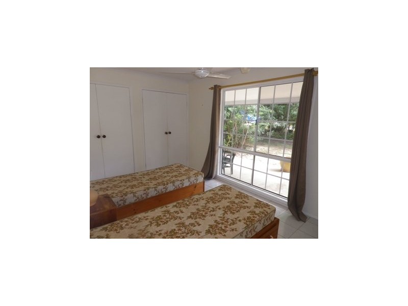 20 Compass Crescent, Magnetic Island QLD 4819