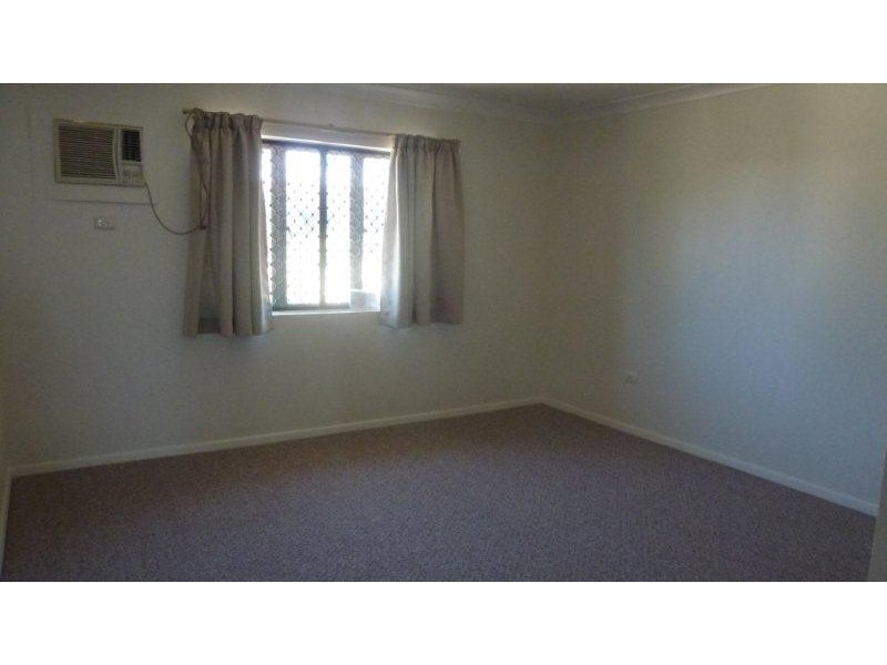 2/139 Mitchell Street, North Ward QLD 4810