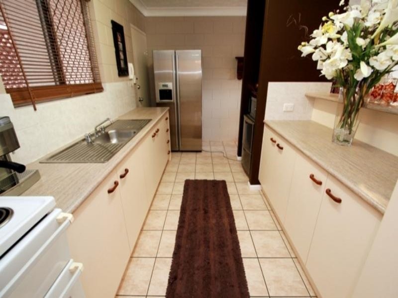 6/21-23 Tuffley, West End QLD 4810