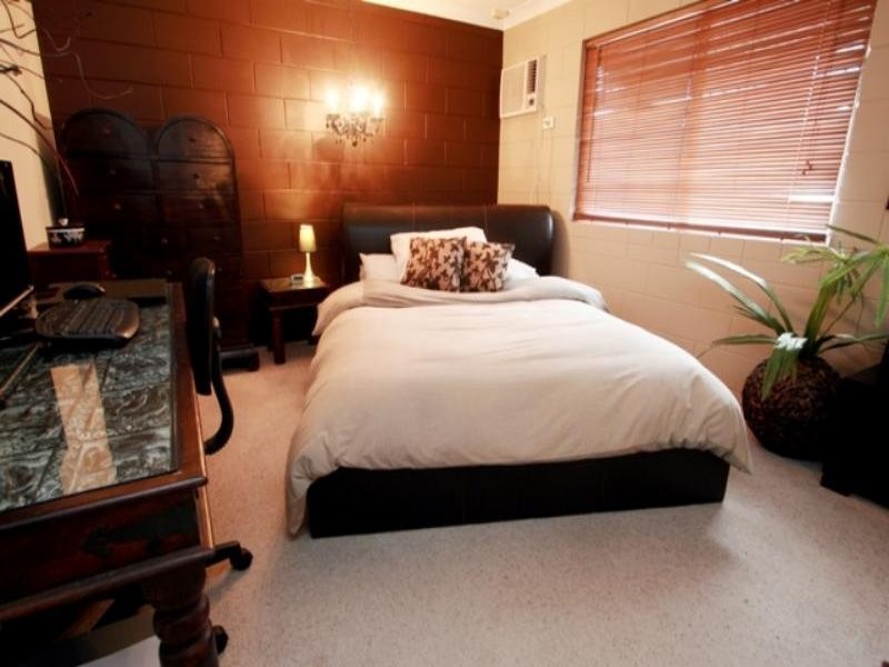 6/21-23 Tuffley, West End QLD 4810