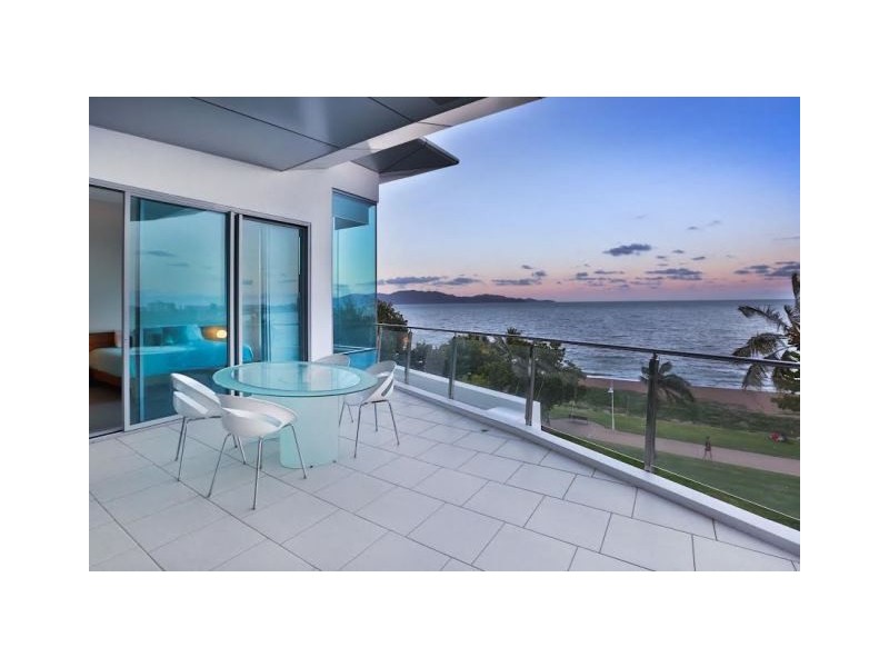 110/72-74 The Strand, North Ward QLD 4810