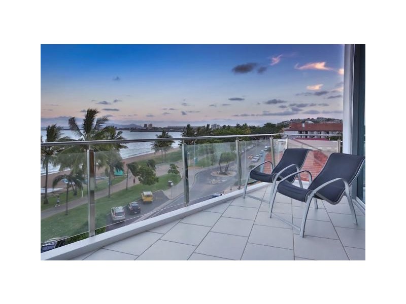 110/72-74 The Strand, North Ward QLD 4810