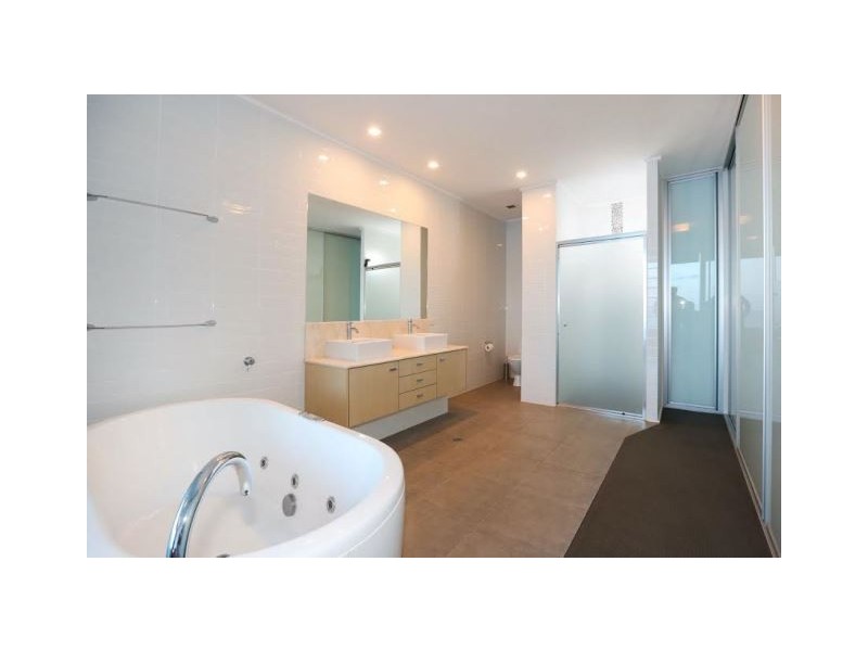 110/72-74 The Strand, North Ward QLD 4810