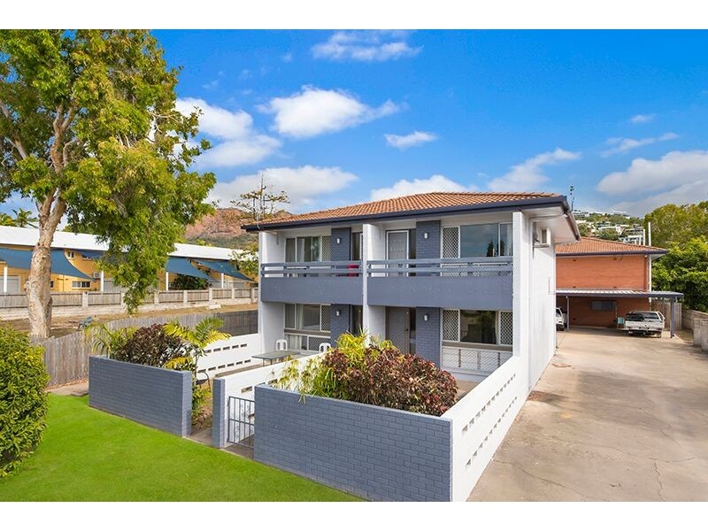 2/70 Cook Street, North Ward QLD 4810