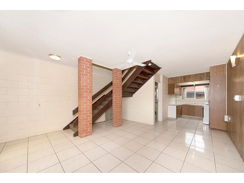 2/70 Cook Street, North Ward QLD 4810