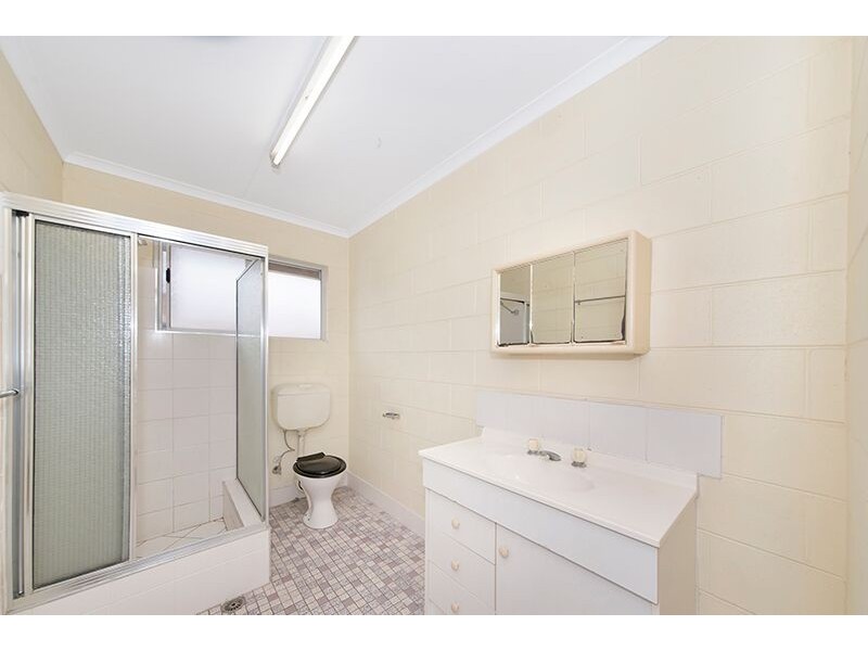 2/70 Cook Street, North Ward QLD 4810
