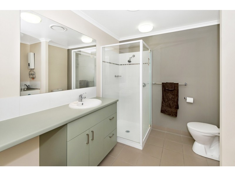 1/12 Crauford Street, West End QLD 4810