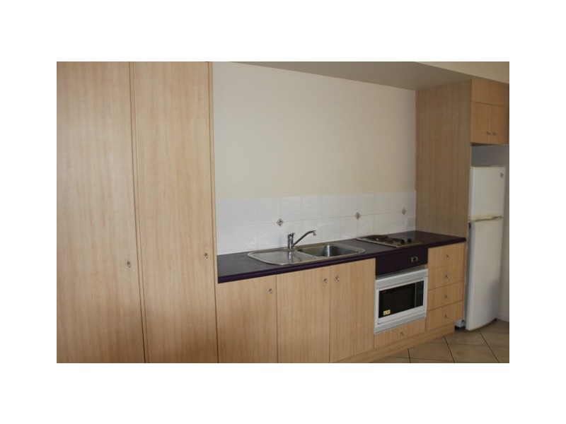 4/48 Mitchell St, North Ward QLD 4810